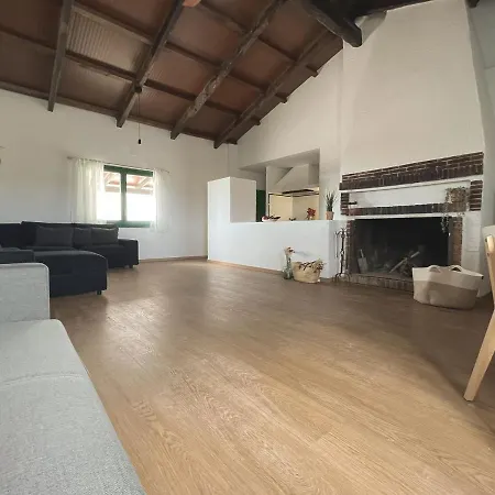 Masia Blanca Holiday home *